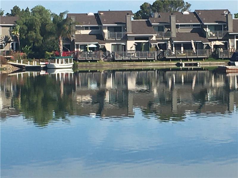 Mirrored water lake by Davit