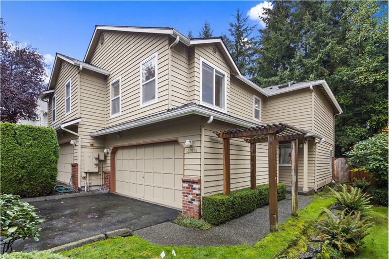 Three Bedroom Near Mukilteo Townhome!