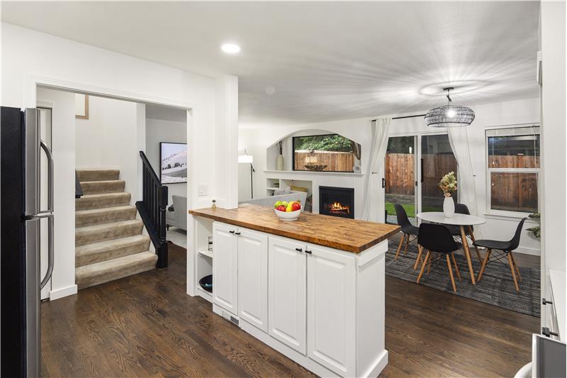 Butcher Block kitchen counter top on island