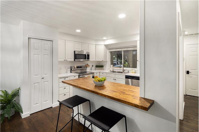 Impress your friends with your Iron Chef skills in this easy to entertain kitchen!