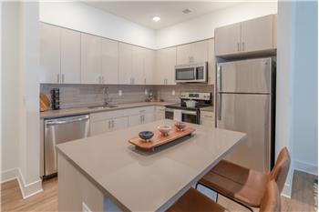 Primary listing photos for listing ID 629841