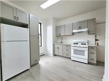 Primary listing photos for listing ID 642621