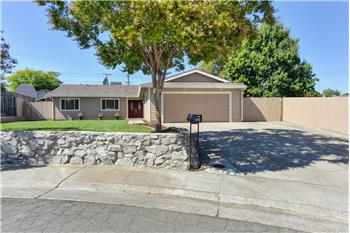 Primary listing photos for listing ID 553758