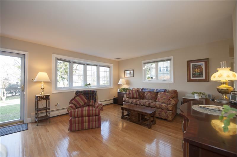 6 Woodview Road- Living Room