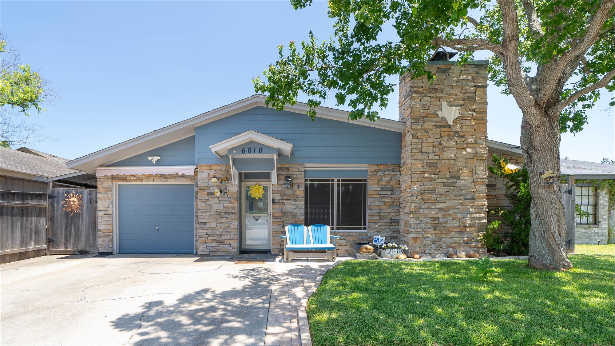 6010 Kaycrest, Corpus Christi, TX 78415 MLS 422284 By Sandra Lynnae De La Garza (Listed by