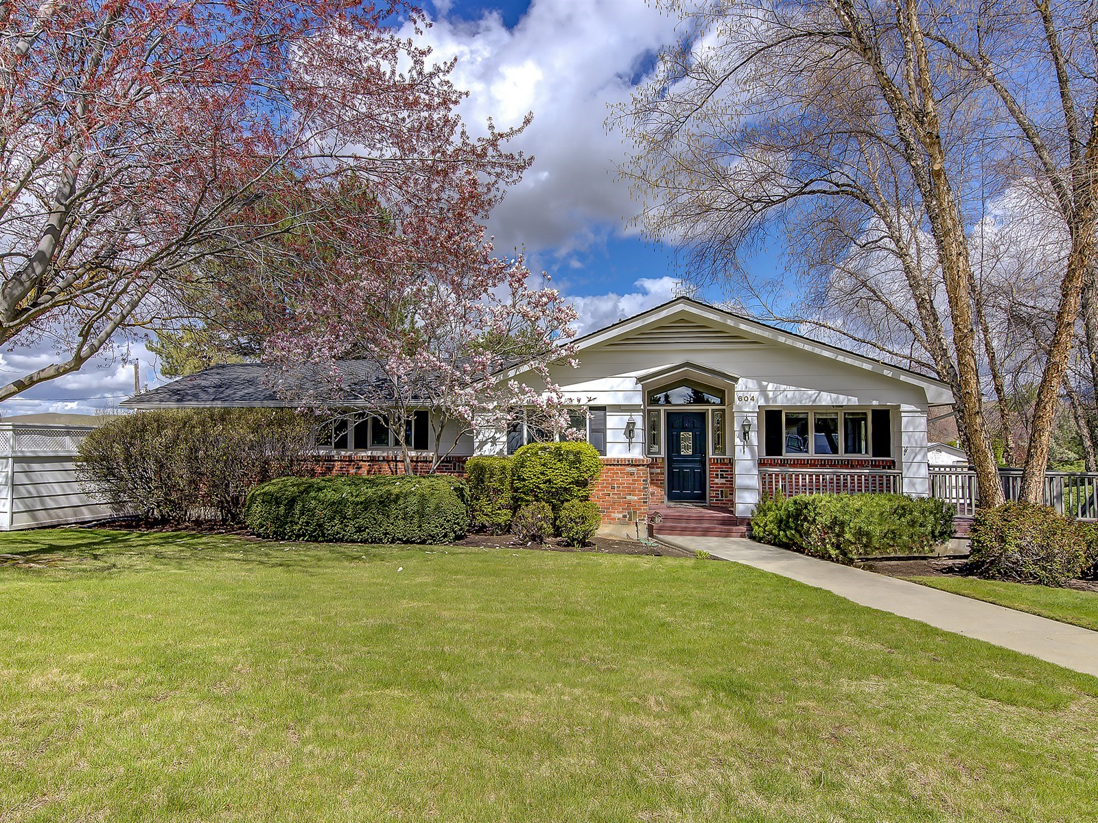 604 W Wyndemere Drive, Boise, ID 83701 MLS 98725951 By April A