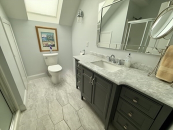 Main Bathroom Vanity