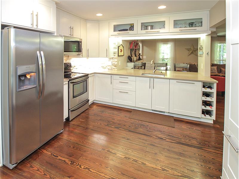 Stainless appliances remain