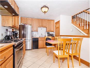 Primary listing photos for listing ID 559985