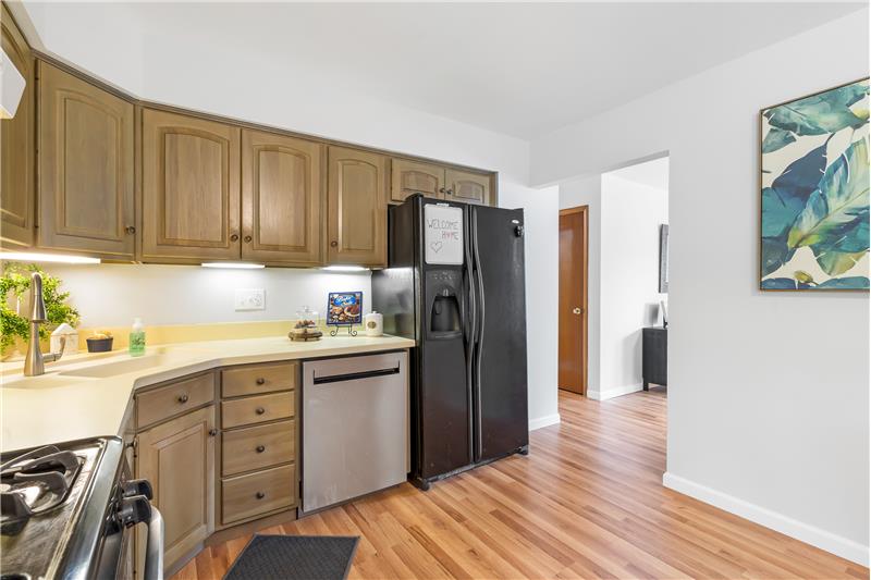 Kitchen w/gas stove and all appliances included