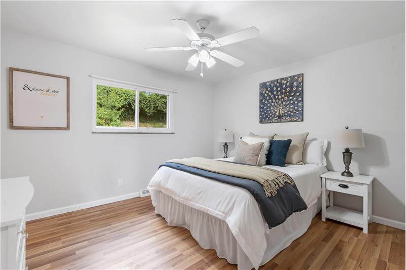 Primary Bedroom w/ceiling fan