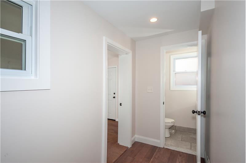 610 Amosland - Half bath 