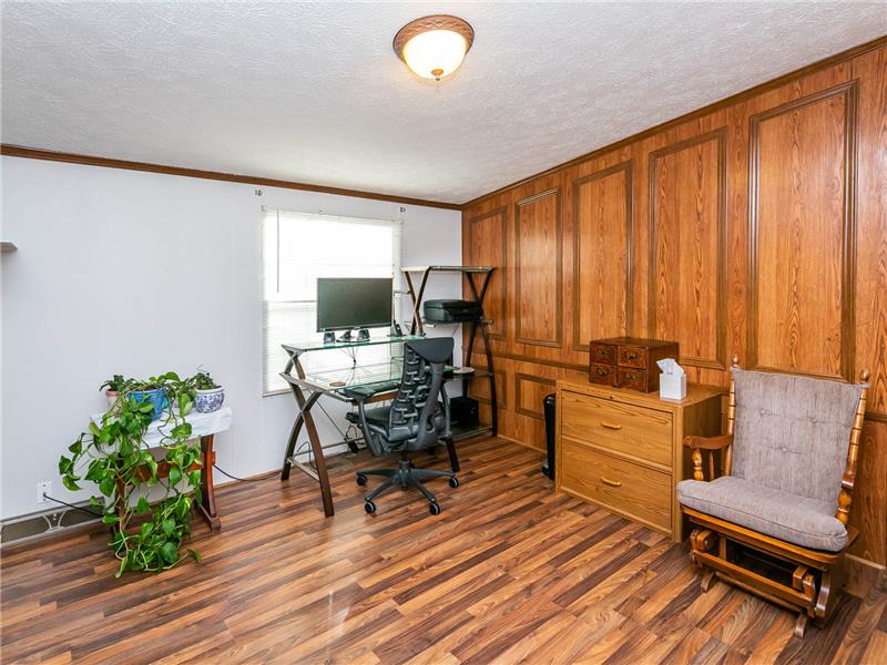 DEN / OFFICE