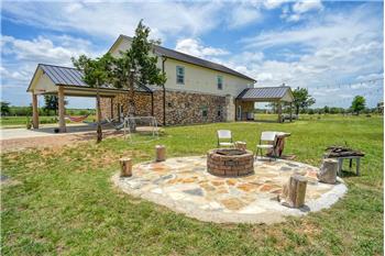 626 Sparta Field, Waelder, TX