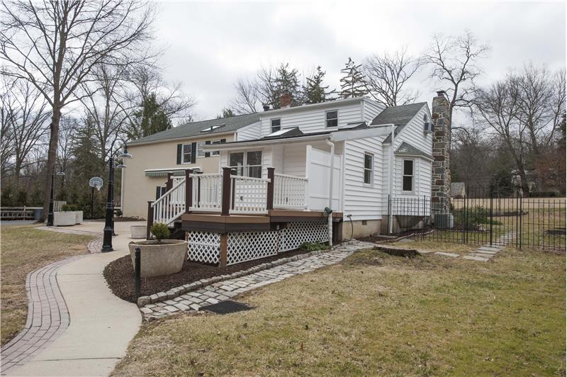 628 W Wayne Avenue Exterior Rear