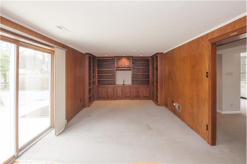 628 W Wayne Avenue Family Room