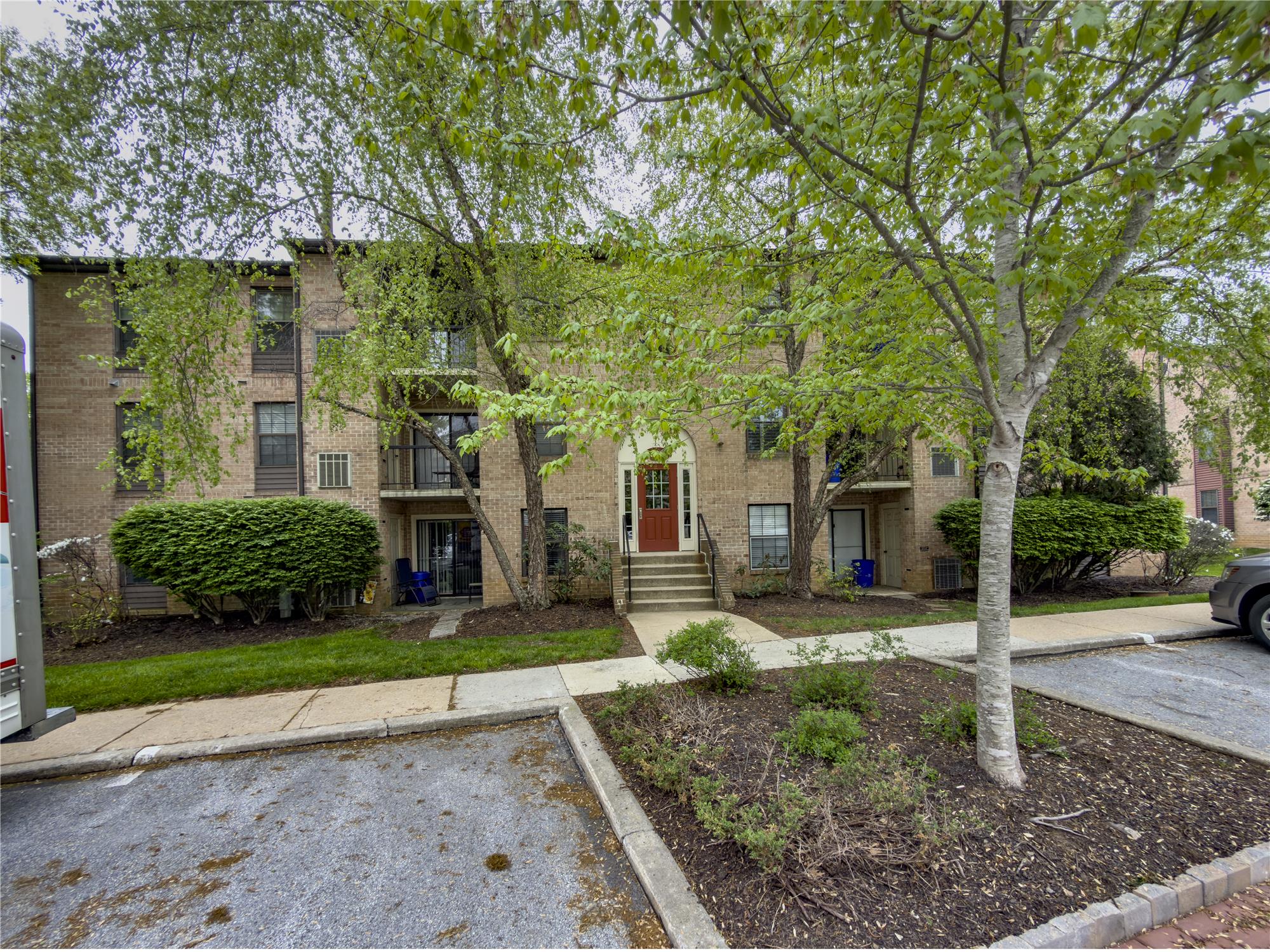https://realbird.blob.core.windows.net/rb-photos/631-washington-place-chesterbrook-pa-19087_M7F5J4G2_647785_639135841709548480_80x60.jpg