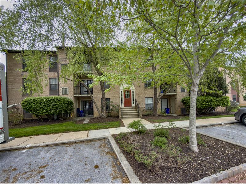631 Washington Place - Exterior building view