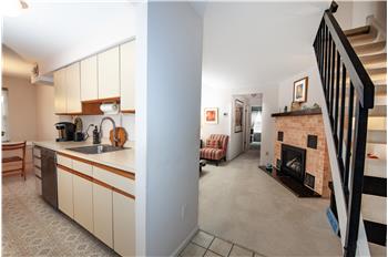 631 Washington Place - Entry