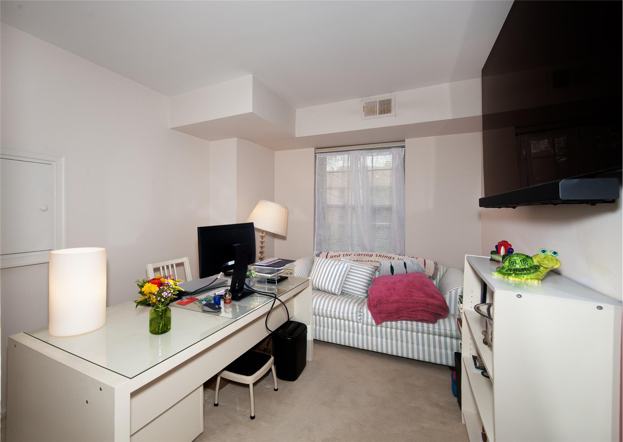 https://realbird.blob.core.windows.net/rb-photos/631-washington-place-chesterbrook-pa-19087_M7F5J4G2_647785_639135842256236172_80x60.jpg