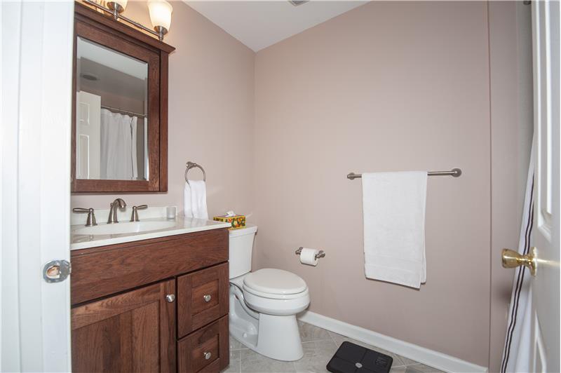 631 Washington Place - Bathroom 2