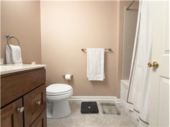 631 Washington Place - Bathroom 2
