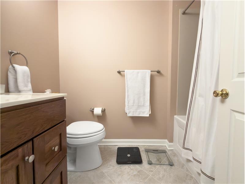 631 Washington Place - Bathroom 2