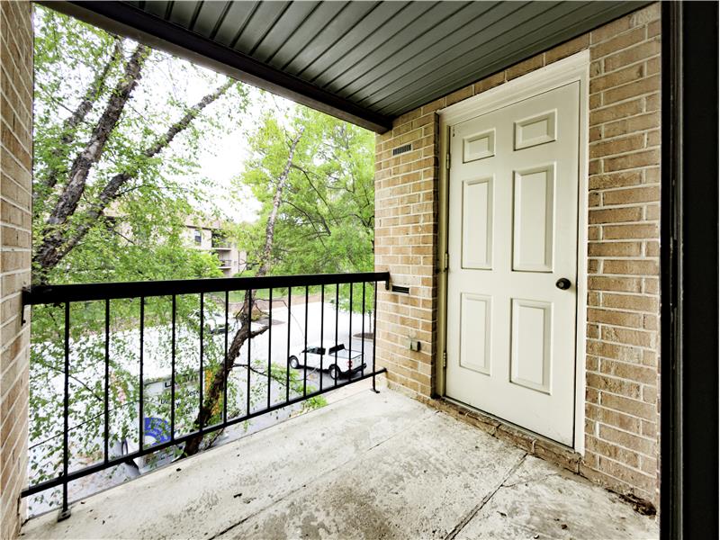 631 Washington Place - Balcony