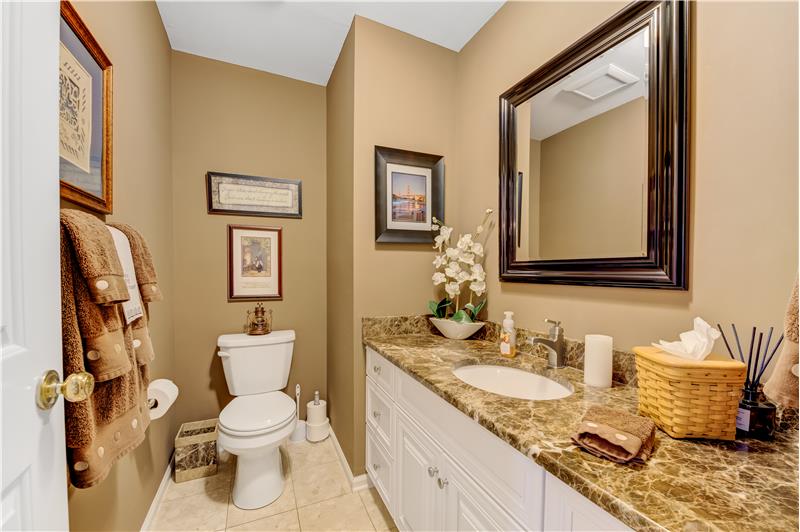 635 Thomas Jefferson, Wayne, Half Bath