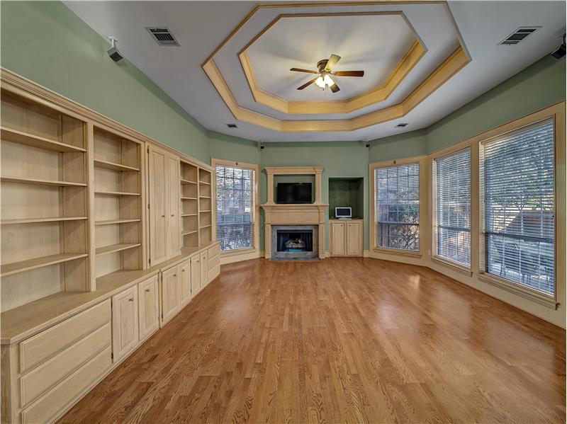 Lovely wood floors and lots of built ins!