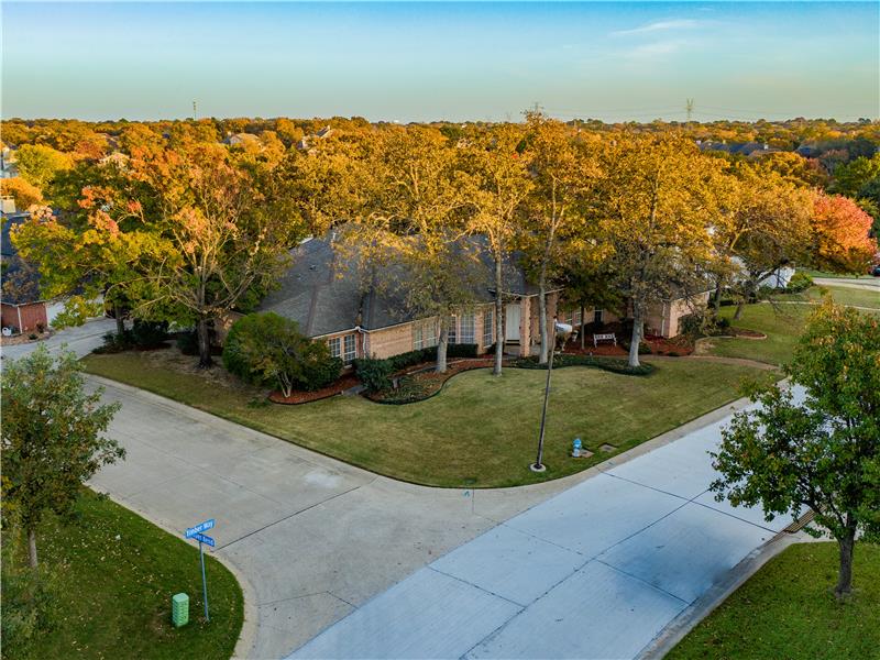 Beautiful Treed Corner lot! This home is like a dream come true!!