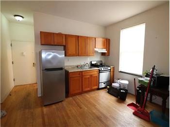 Primary listing photos for listing ID 642704