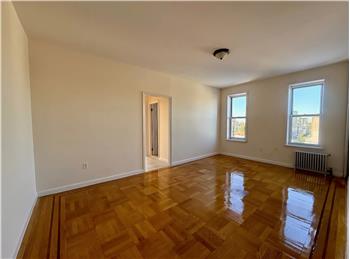 Primary listing photos for listing ID 642363