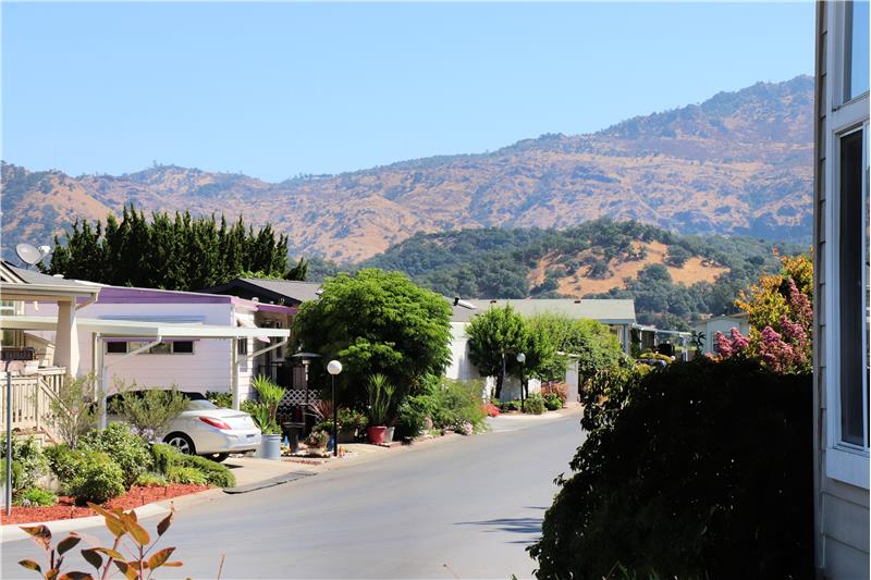 Front Deck Mountain View