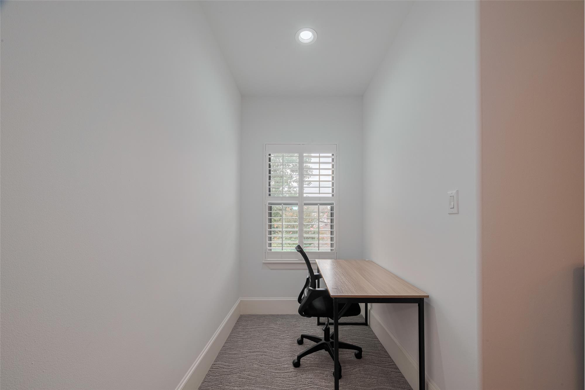 https://realbird.blob.core.windows.net/rb-photos/6525-wharton-st-houston-tx-77055_U6L4H7U1_641749_638881161534593444_80x60.jpg