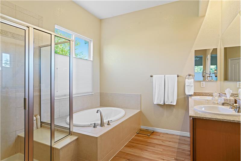 Five-piece ensuite primary bathroom