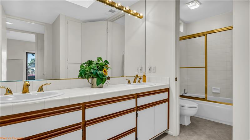 Bath One / Split for convenience