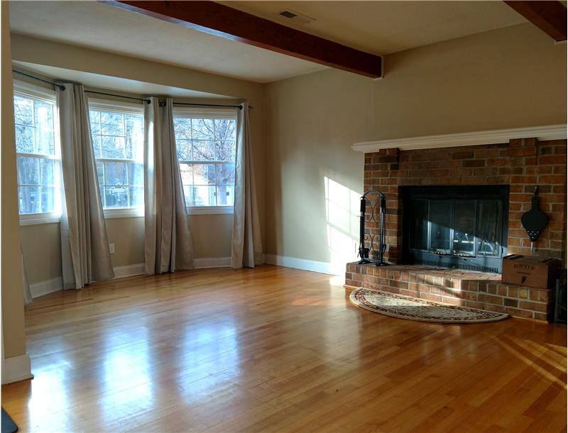 Living Room w/Fireplace