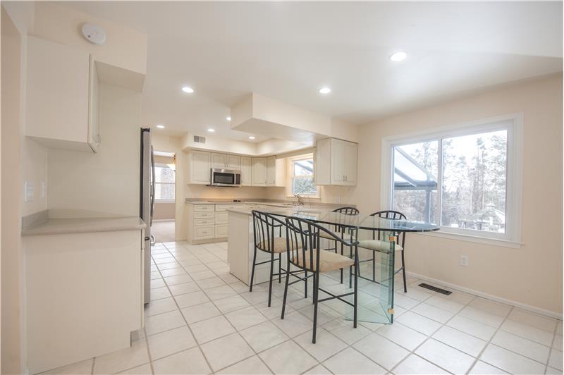 66 Hargrave Lane Eat in Kitchen