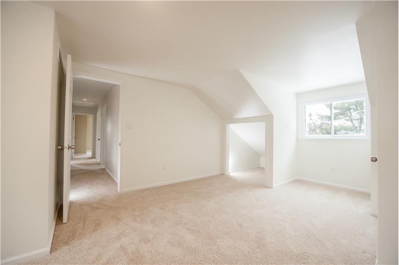 66 Hargrave Lane private suite bedroom