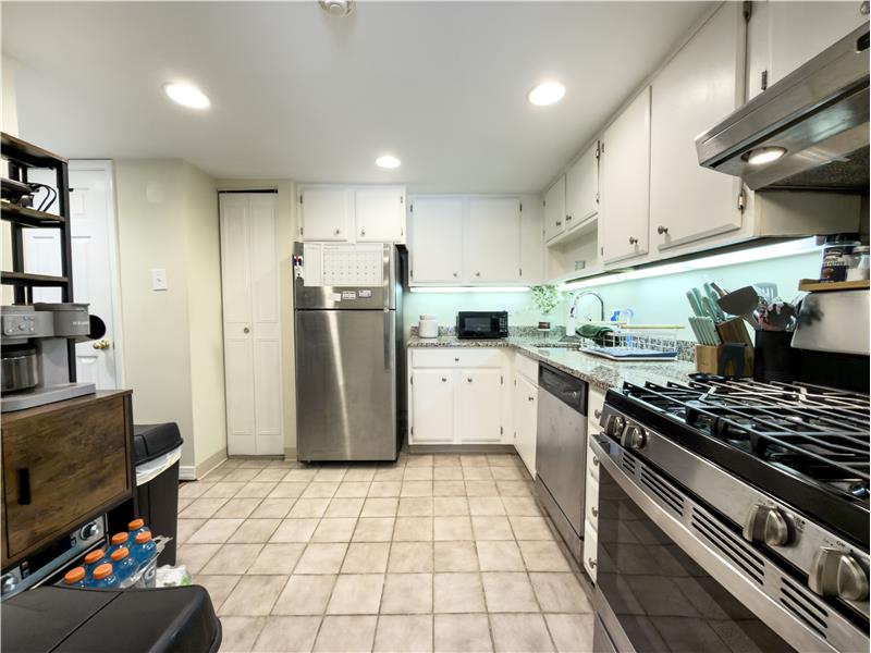 66 Old Forge Crossing - kitchen