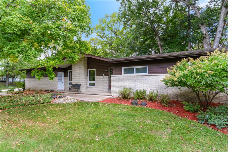 663 S. Lakeshore Drive