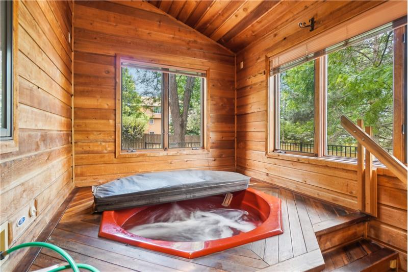 Hot tub room, off Living room