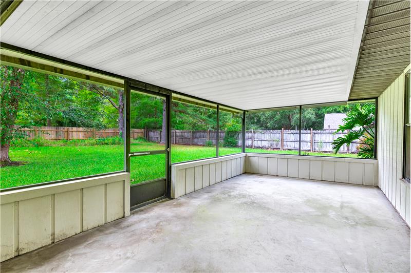 Rear Screened Patio