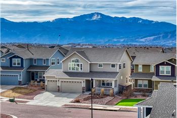 Beautiful home located in Dublin North with fabulous Pikes Peak views!