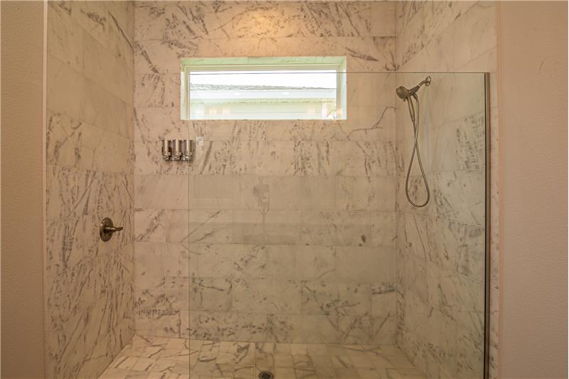 Glassed Shower