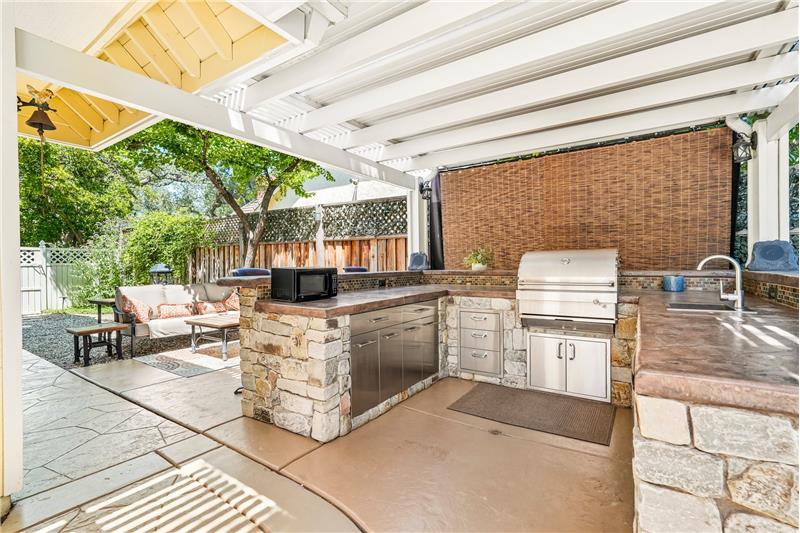 
                            Property Image 42