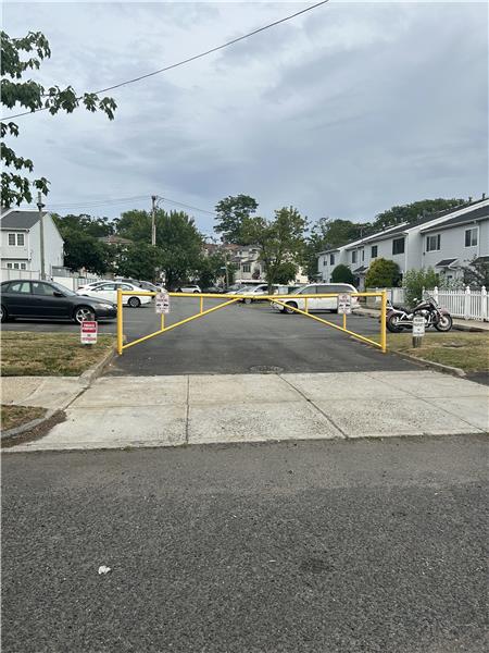 Parking lot on Elbe
