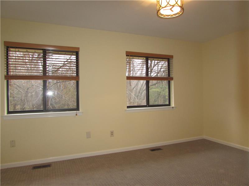 Bedroom FOR RENT at Landmark in Malvern