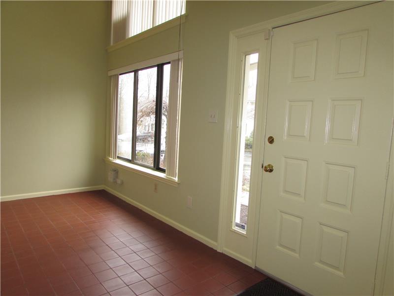 Entry FOR RENT at Landmark in Malvern